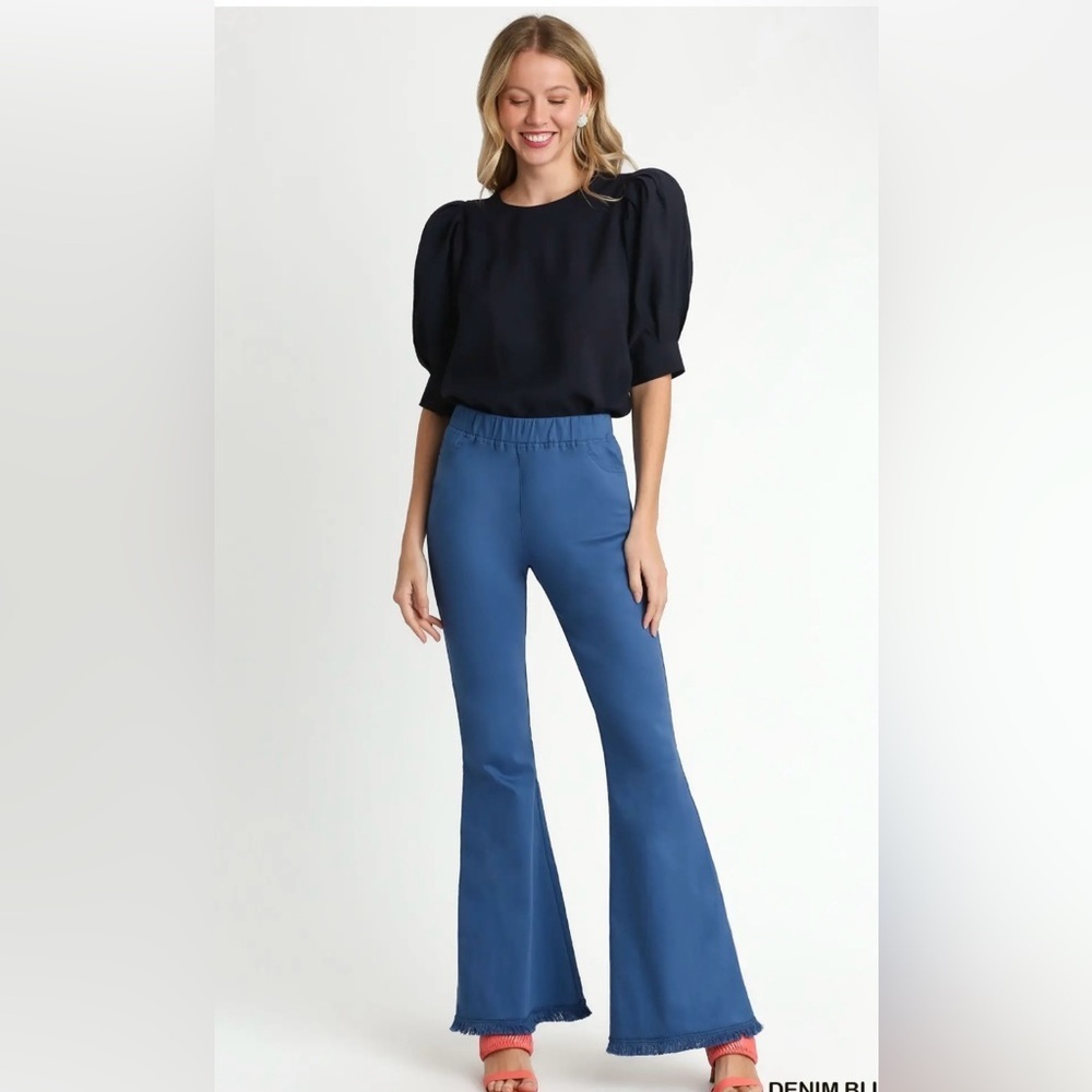 🥰Nwt Umgee Flare Raw Hem Blue Pant.